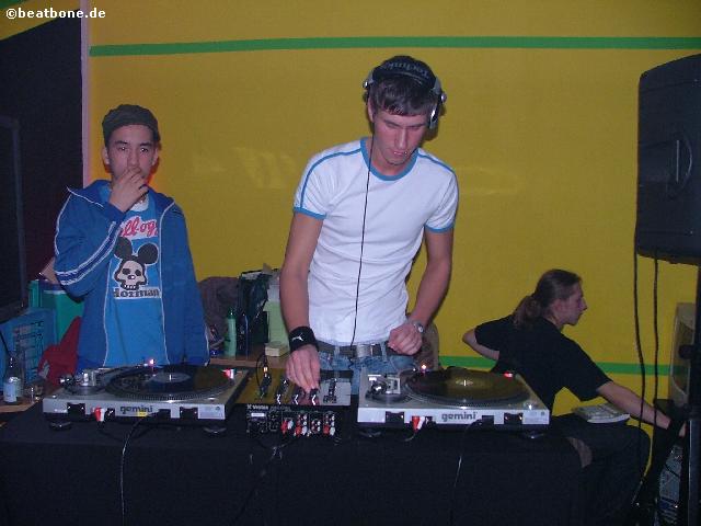 auf em Drum n Bass floor.