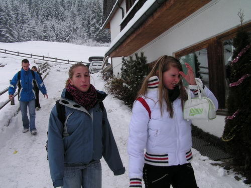 Hier werden gleich die Ski ausgeliehen